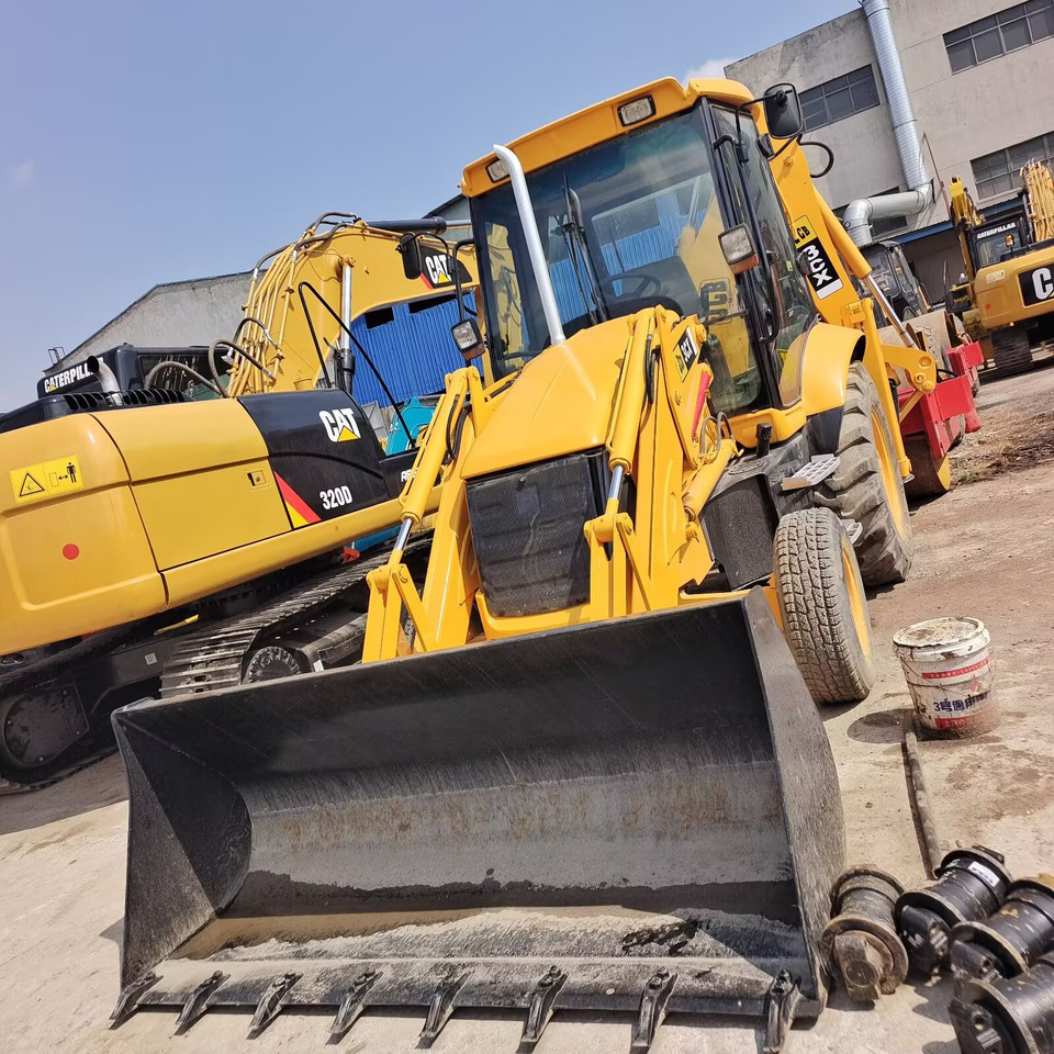 JCB 3CX - Ekskavaator-laadur: pilt 1 JCB 3CX - Ekskavaator-laadur: pilt 1