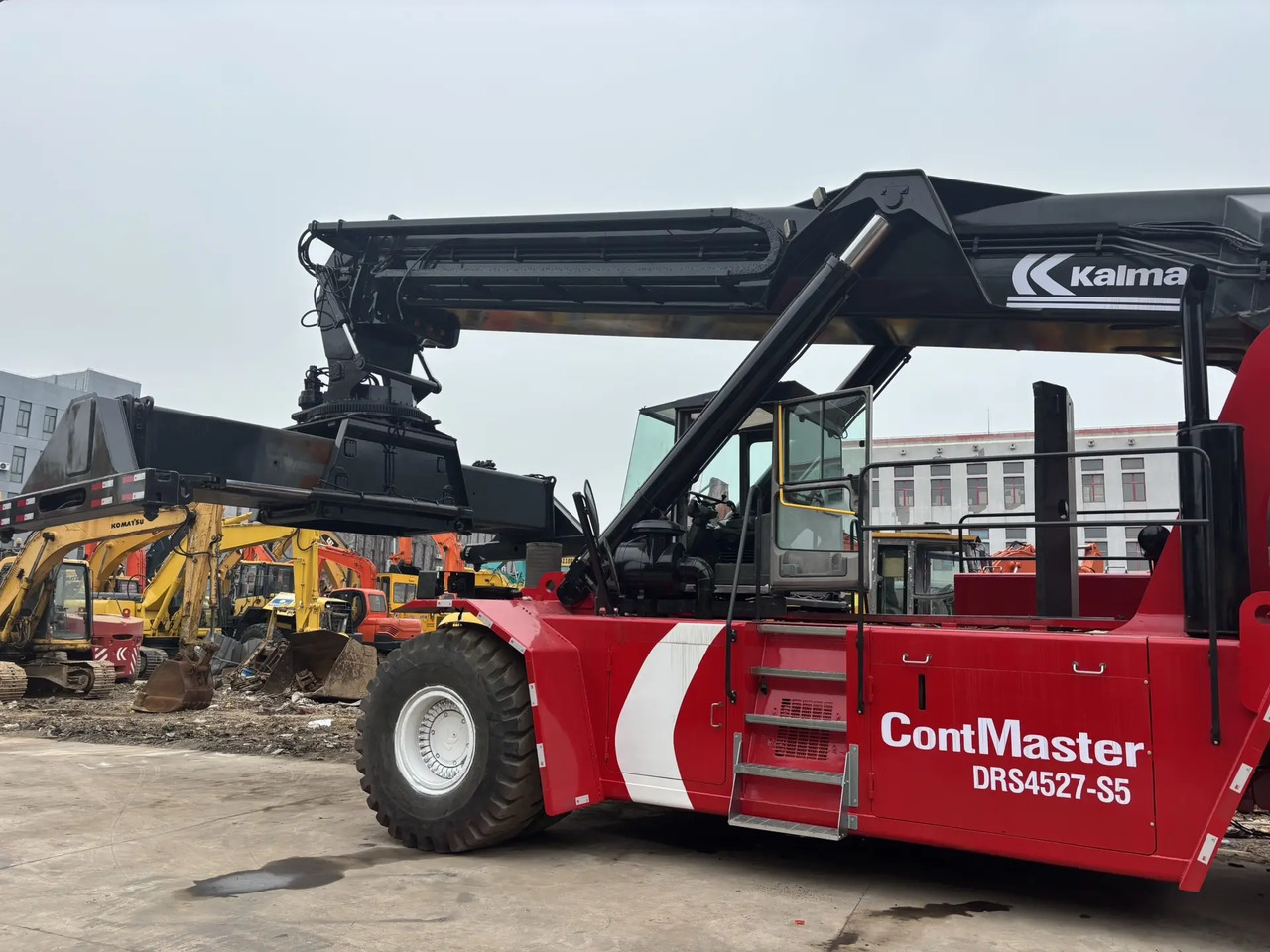 KALMAR DRS 4527 - S5 DRF450 DRT 450 45TON CONTAINER HANDLER - Lükandvirnastaja: pilt 4 KALMAR DRS 4527 - S5 DRF450 DRT 450 45TON CONTAINER HANDLER - Lükandvirnastaja: pilt 4