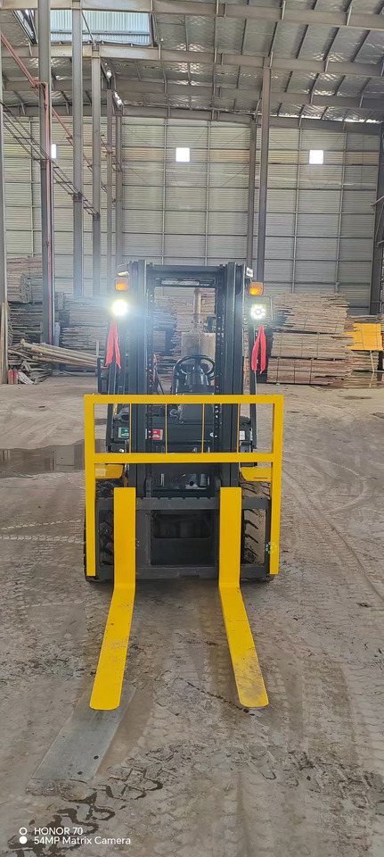 KOMATSU FD 30 - Diiseltõstuk: pilt 5 KOMATSU FD 30 - Diiseltõstuk: pilt 5
