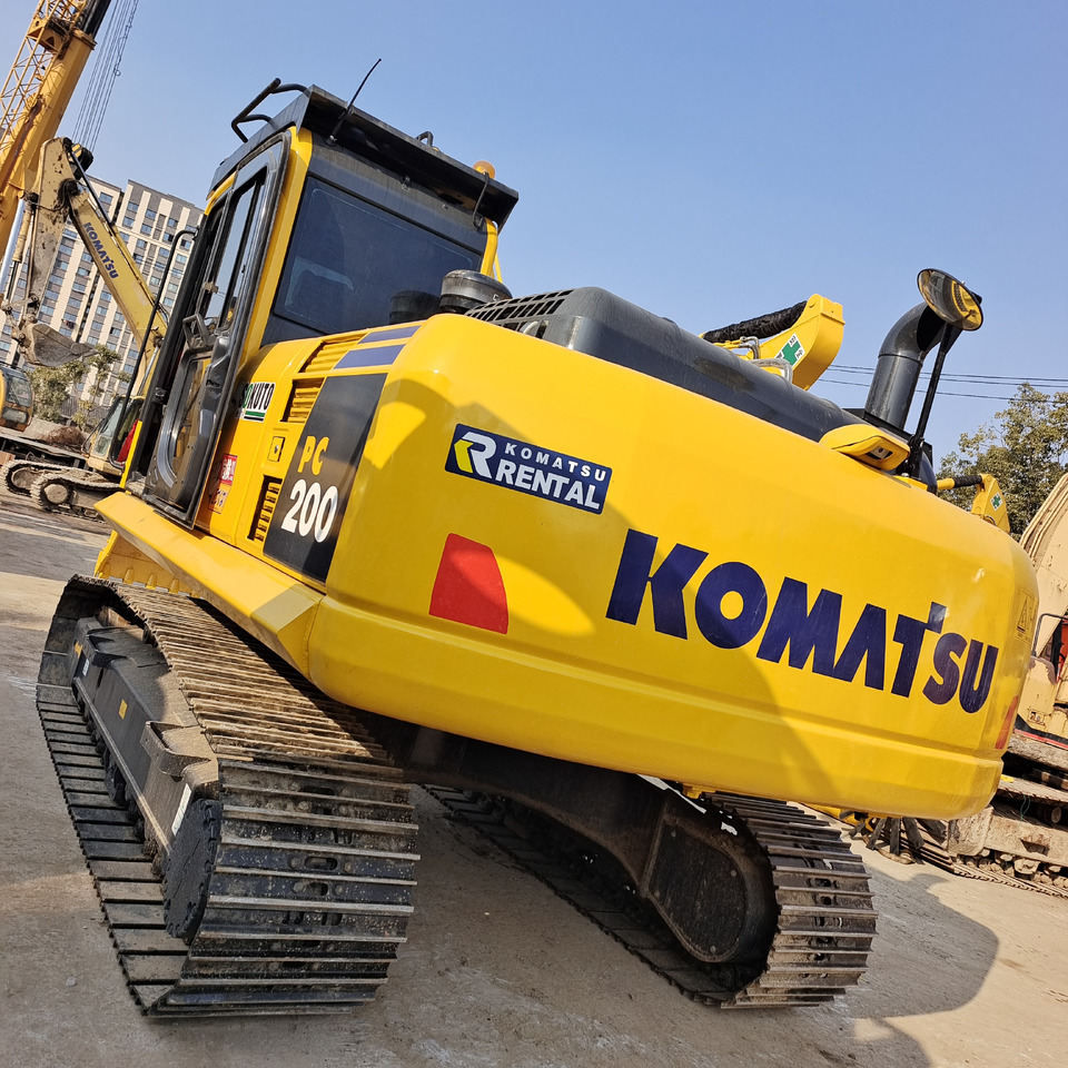 KOMATSU PC200-8 - Lintekskavaator: pilt 4 KOMATSU PC200-8 - Lintekskavaator: pilt 4