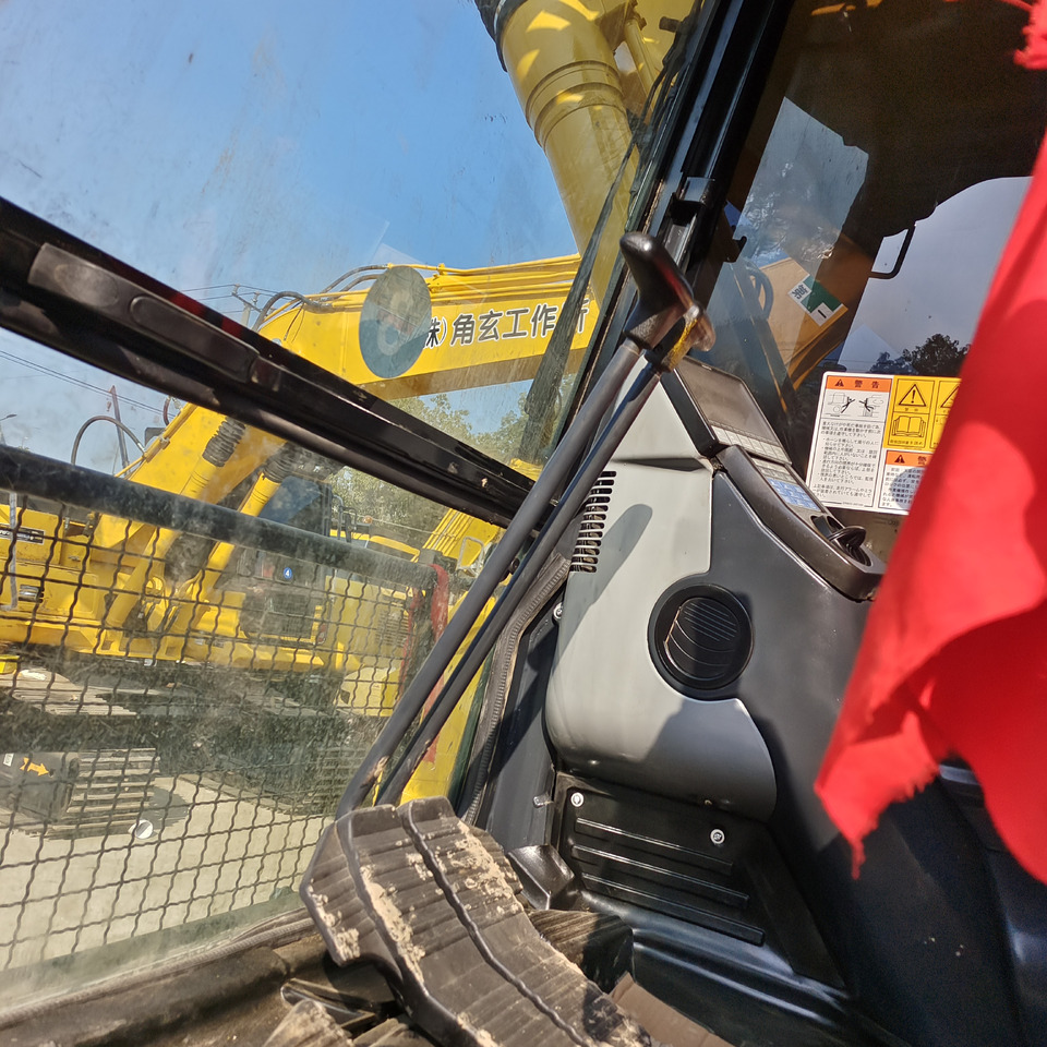 KOMATSU PC200-8 - Lintekskavaator: pilt 5 KOMATSU PC200-8 - Lintekskavaator: pilt 5