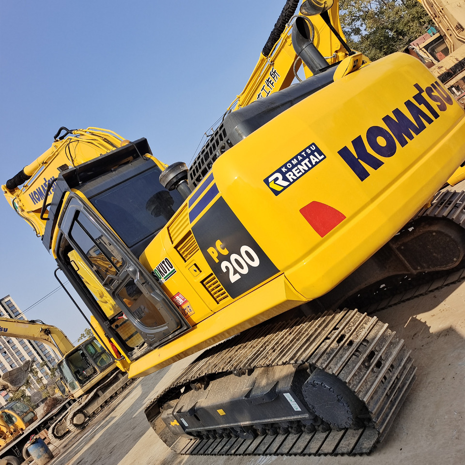 KOMATSU PC200-8 - Lintekskavaator: pilt 4 KOMATSU PC200-8 - Lintekskavaator: pilt 4