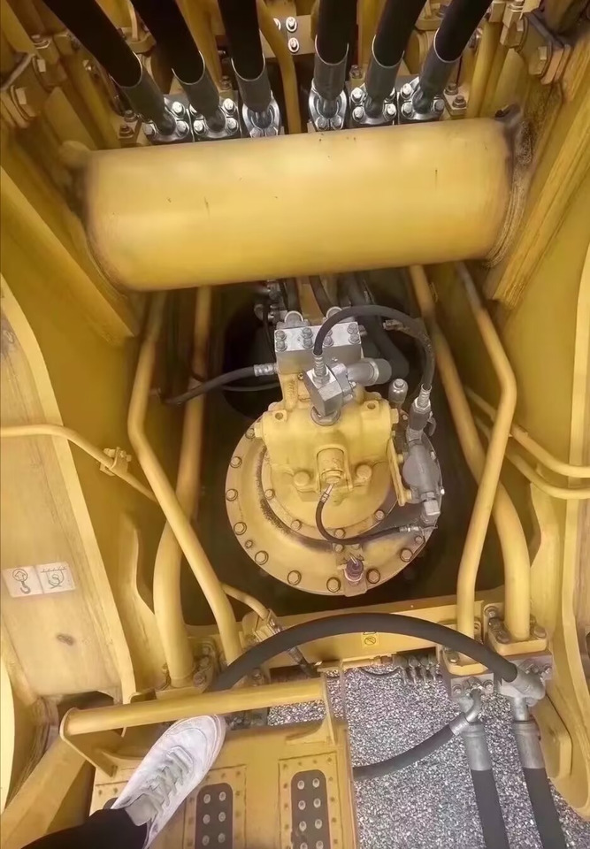 KOMATSU PC2000 200 TON MINING CRAWLER EXCAVATOR DIGGER - Kaevandusseadmed: pilt 5 KOMATSU PC2000 200 TON MINING CRAWLER EXCAVATOR DIGGER - Kaevandusseadmed: pilt 5