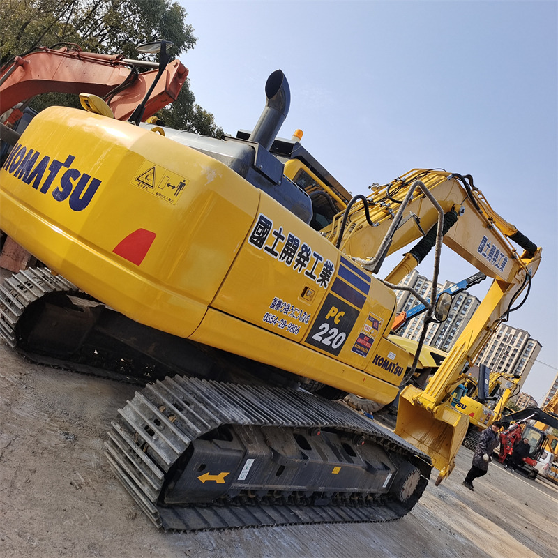 KOMATSU PC220-8N1 - Lintekskavaator: pilt 2 KOMATSU PC220-8N1 - Lintekskavaator: pilt 2