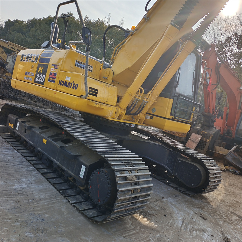 KOMATSU PC220-8N1 - Lintekskavaator: pilt 3 KOMATSU PC220-8N1 - Lintekskavaator: pilt 3