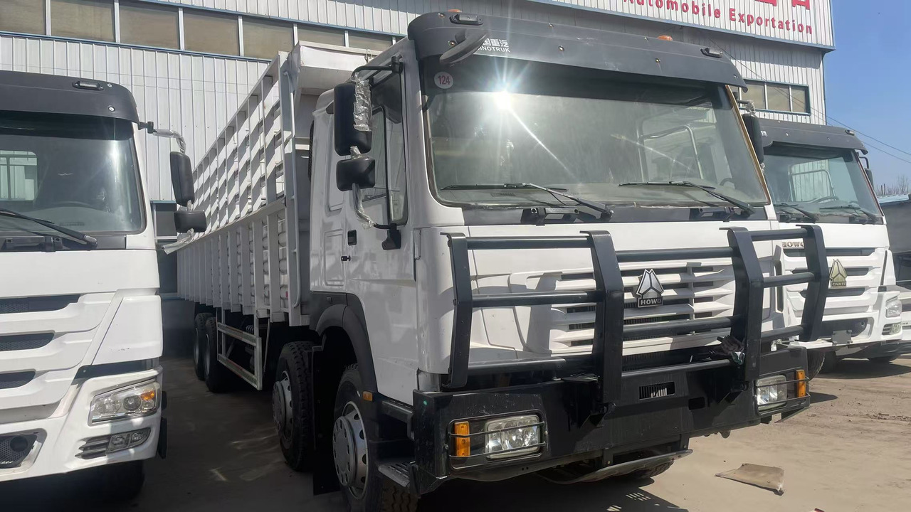 SINOTRUK HOWO 8*4 WITH FENCE - Loomaveok: pilt 4 SINOTRUK HOWO 8*4 WITH FENCE - Loomaveok: pilt 4