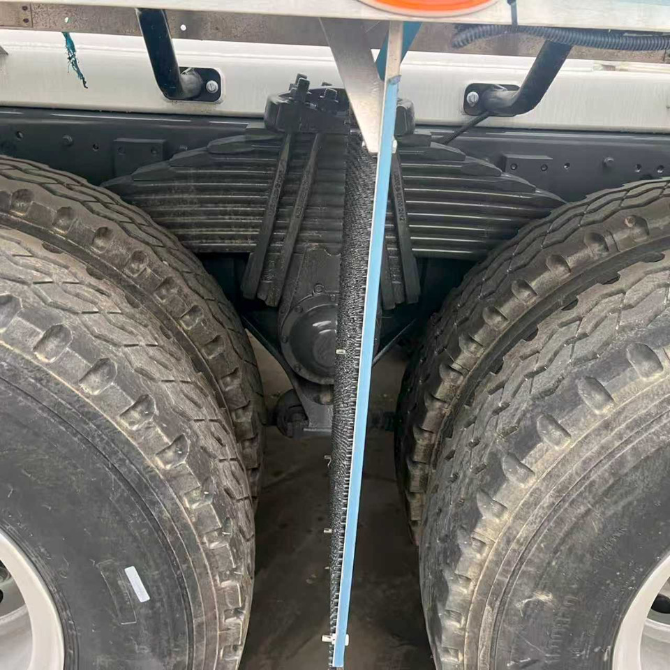 SINOTRUK TX350 Euro 5 STAGE 5 TIER FIVE - Autobetoonisegisti: pilt 5 SINOTRUK TX350 Euro 5 STAGE 5 TIER FIVE - Autobetoonisegisti: pilt 5