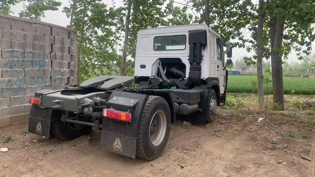 SINOTRUK HOWO 4*2 TRACTOR HEAD 371 375 380 400 420 HP - Sadulveok: pilt 2 SINOTRUK HOWO 4*2 TRACTOR HEAD 371 375 380 400 420 HP - Sadulveok: pilt 2