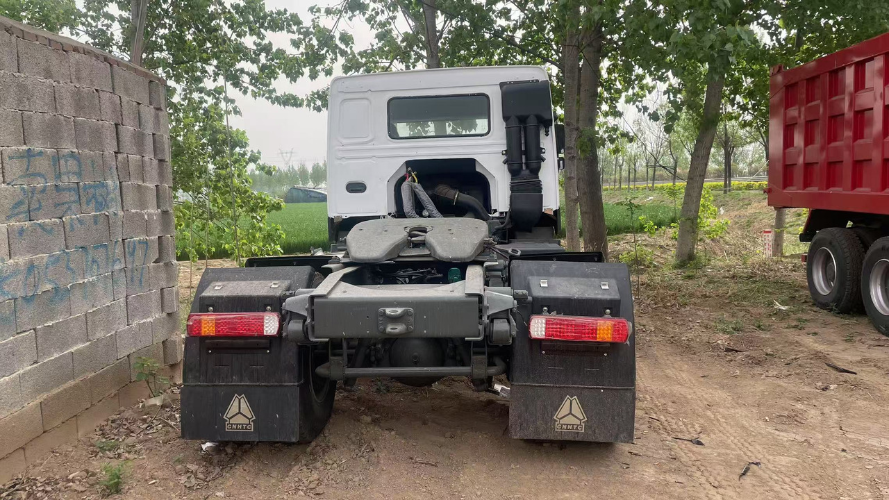 SINOTRUK HOWO 4*2 TRACTOR HEAD 371 375 380 400 420 HP - Sadulveok: pilt 3 SINOTRUK HOWO 4*2 TRACTOR HEAD 371 375 380 400 420 HP - Sadulveok: pilt 3