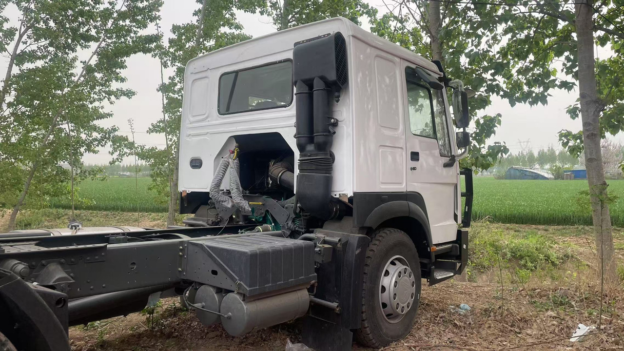 SINOTRUK HOWO 4*2 TRACTOR HEAD 371 375 380 400 420 HP - Sadulveok: pilt 5 SINOTRUK HOWO 4*2 TRACTOR HEAD 371 375 380 400 420 HP - Sadulveok: pilt 5
