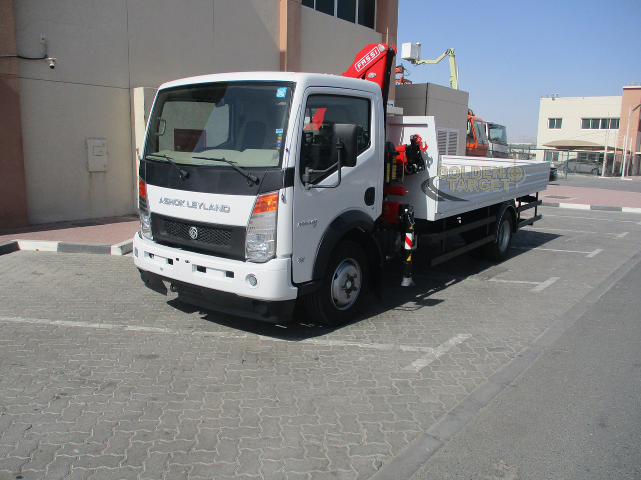 Ashok Leyland PARTNER LX 4x2 with Fassi F50A.022 Crane - Kraanaga veoauto: pilt 2 Ashok Leyland PARTNER LX 4x2 with Fassi F50A.022 Crane - Kraanaga veoauto: pilt 2