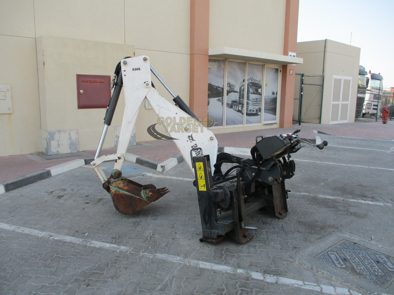 BOBCAT Skid Steer R30S Backhoe Attachment - Laaduri kopp - Kompaktlaadur: pilt 3 BOBCAT Skid Steer R30S Backhoe Attachment - Laaduri kopp - Kompaktlaadur: pilt 3