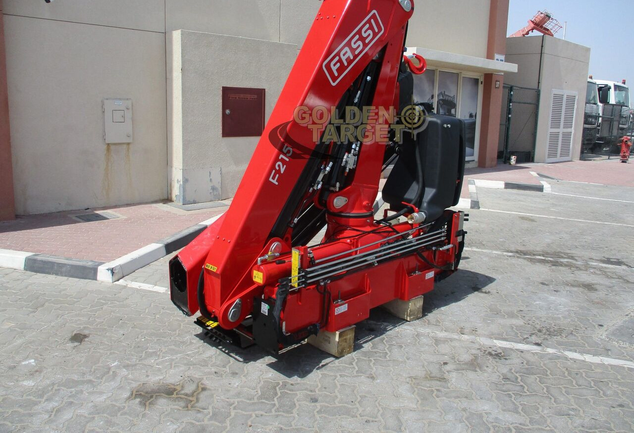Fassi F215A.0.23 Loader Crane - Kraana-manipulaator - Veoauto: pilt 1 Fassi F215A.0.23 Loader Crane - Kraana-manipulaator - Veoauto: pilt 1