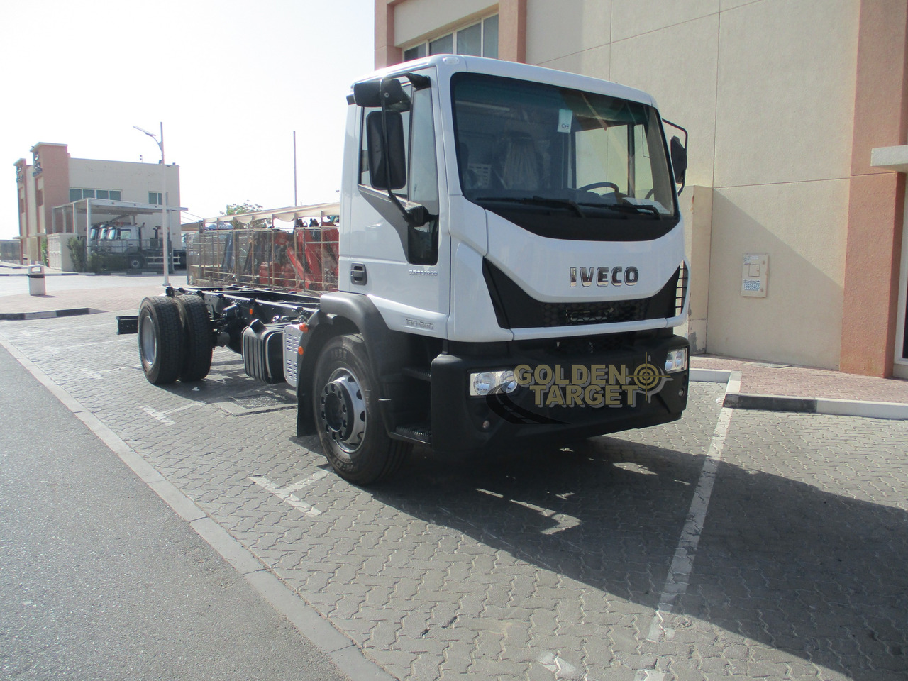 IVECO EUROCARGO 180E28 4x2 Chassis - Kabiinišassiiga veoauto: pilt 1 IVECO EUROCARGO 180E28 4x2 Chassis - Kabiinišassiiga veoauto: pilt 1