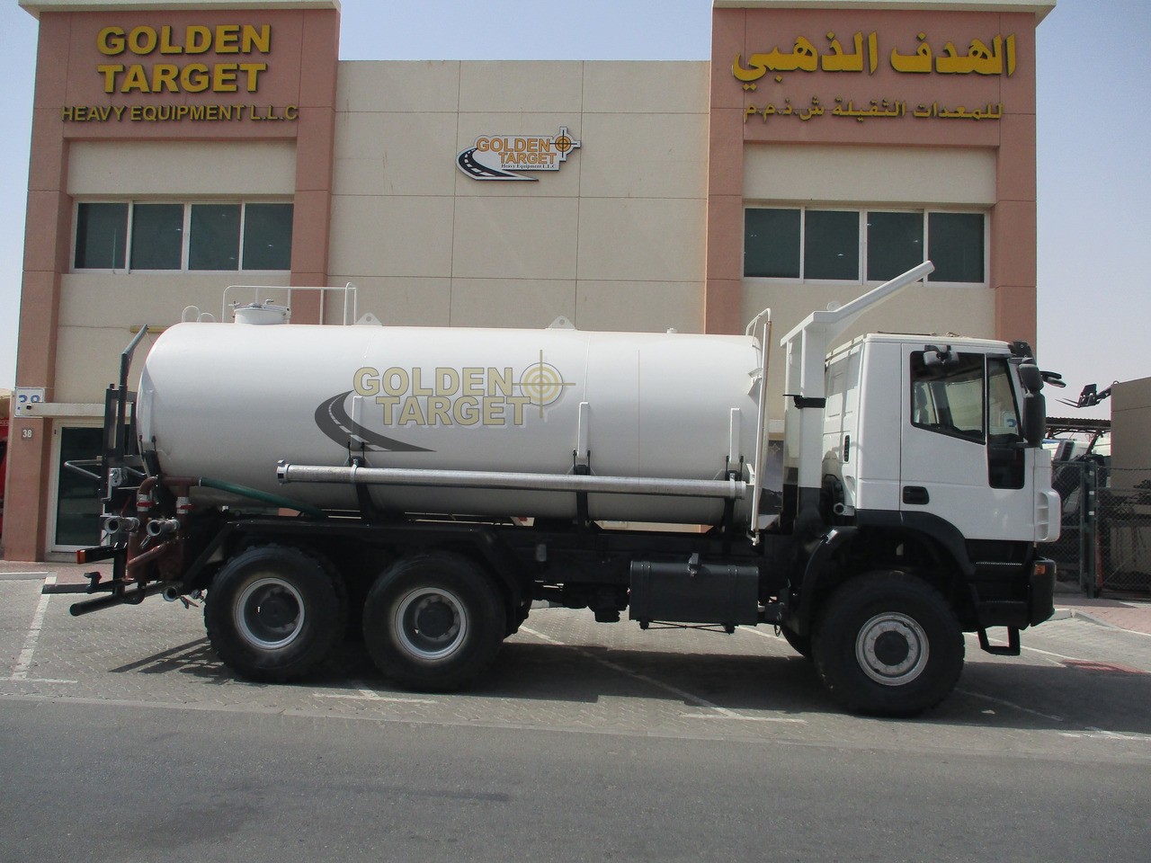 IVECO TRAKKER 380 6x6 Tanker - Tsisternauto: pilt 5 IVECO TRAKKER 380 6x6 Tanker - Tsisternauto: pilt 5