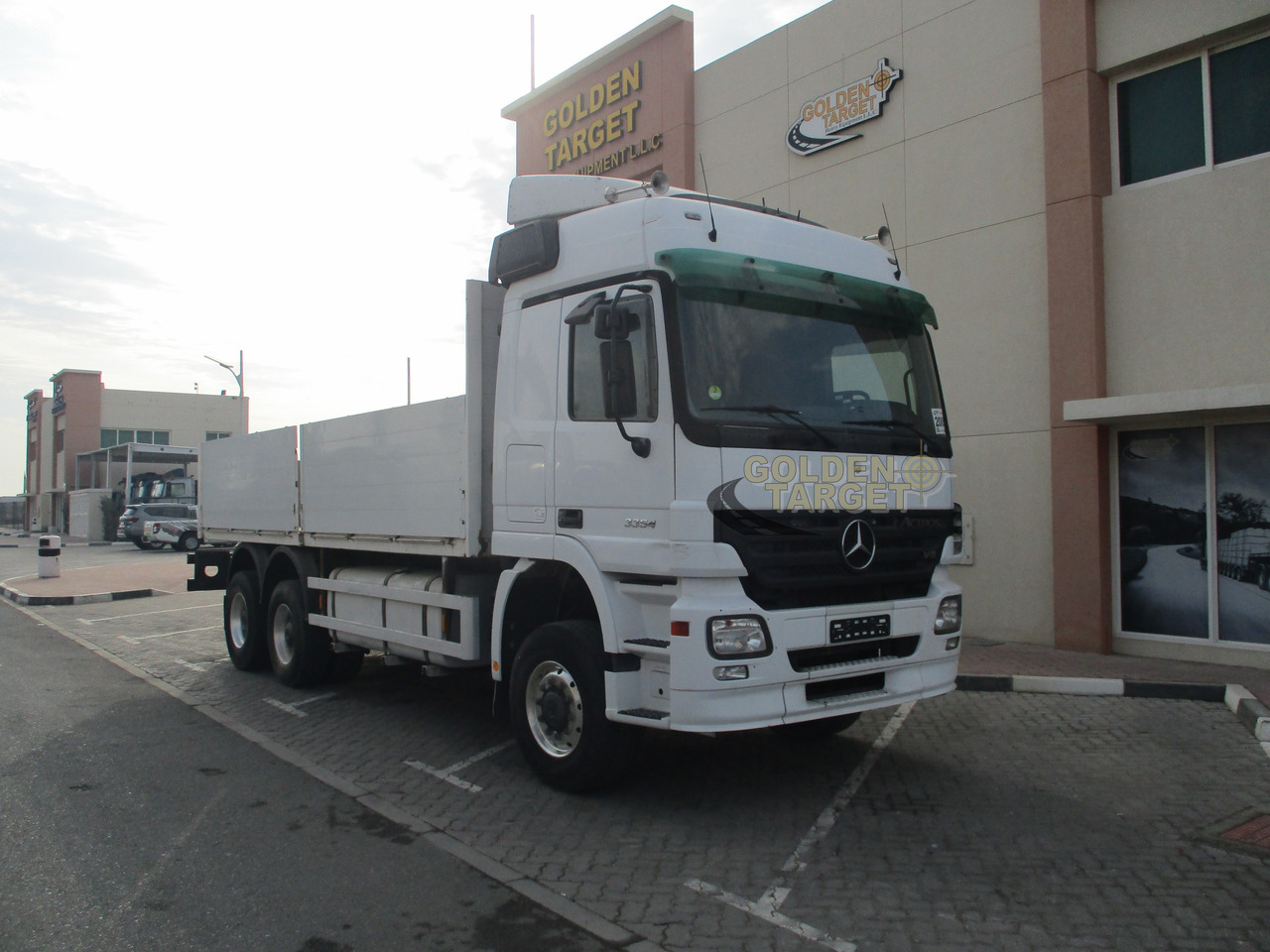 MERCEDES-BENZ ACTROS 3354 6x6 Chassis Truck - Kabiinišassiiga veoauto: pilt 1 MERCEDES-BENZ ACTROS 3354 6x6 Chassis Truck - Kabiinišassiiga veoauto: pilt 1