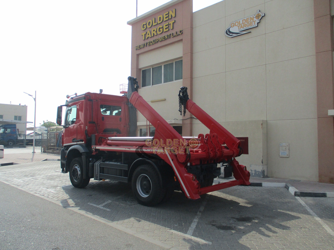 MERCEDES-BENZ Arocs 1832 4x2 Skip Loader - Nöörtõstukiga veoauto: pilt 3 MERCEDES-BENZ Arocs 1832 4x2 Skip Loader - Nöörtõstukiga veoauto: pilt 3