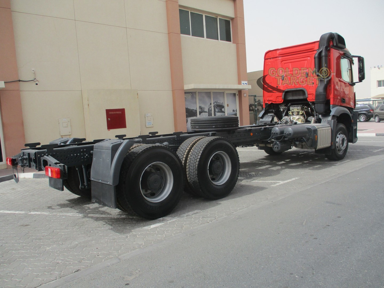 MERCEDES-BENZ Arocs 3348 6x4 Chassis - Kabiinišassiiga veoauto: pilt 3 MERCEDES-BENZ Arocs 3348 6x4 Chassis - Kabiinišassiiga veoauto: pilt 3