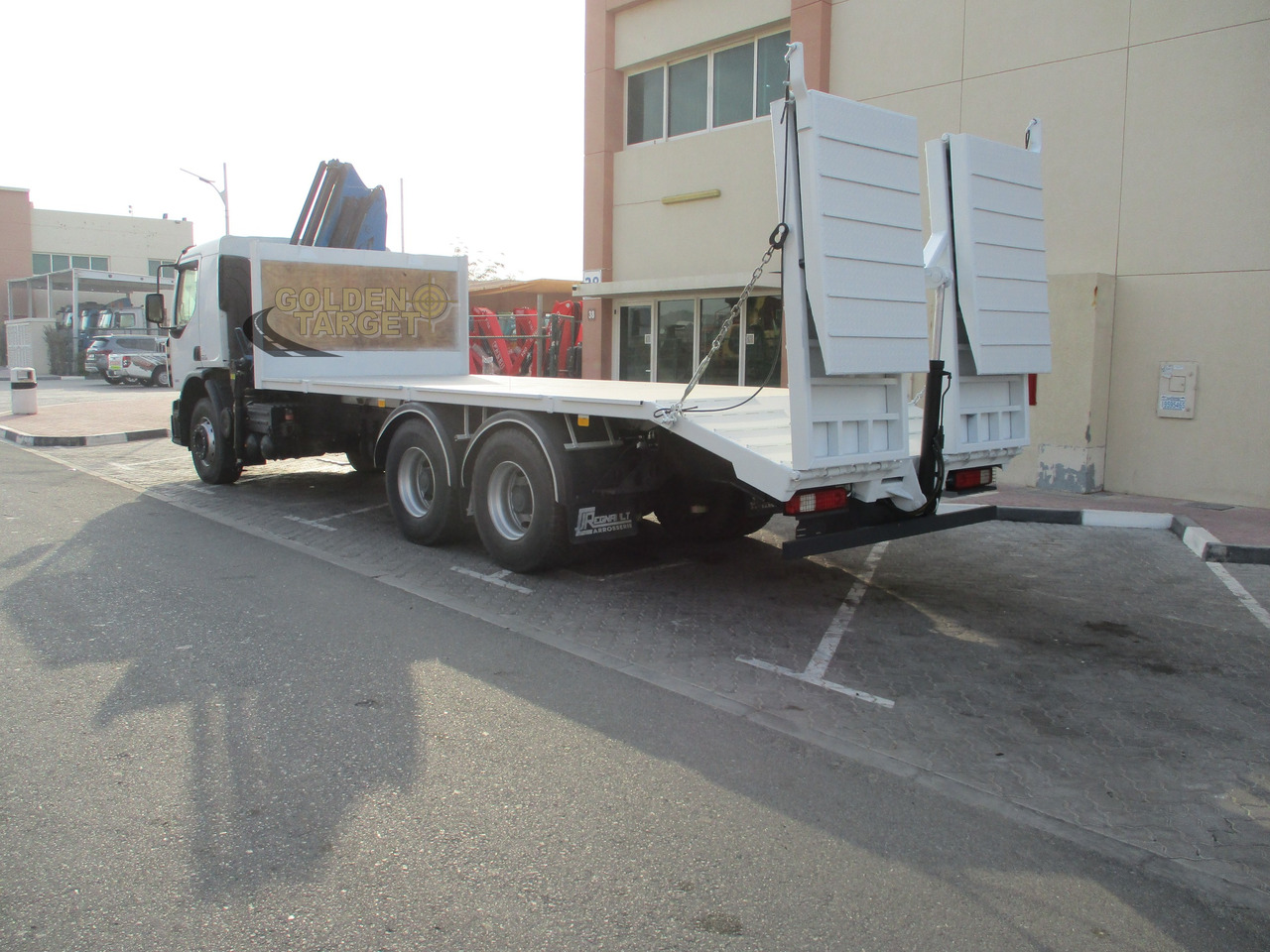 RENAULT Kerax 380 6×4 Crane Truck - Kraanaga veoauto: pilt 4 RENAULT Kerax 380 6×4 Crane Truck - Kraanaga veoauto: pilt 4