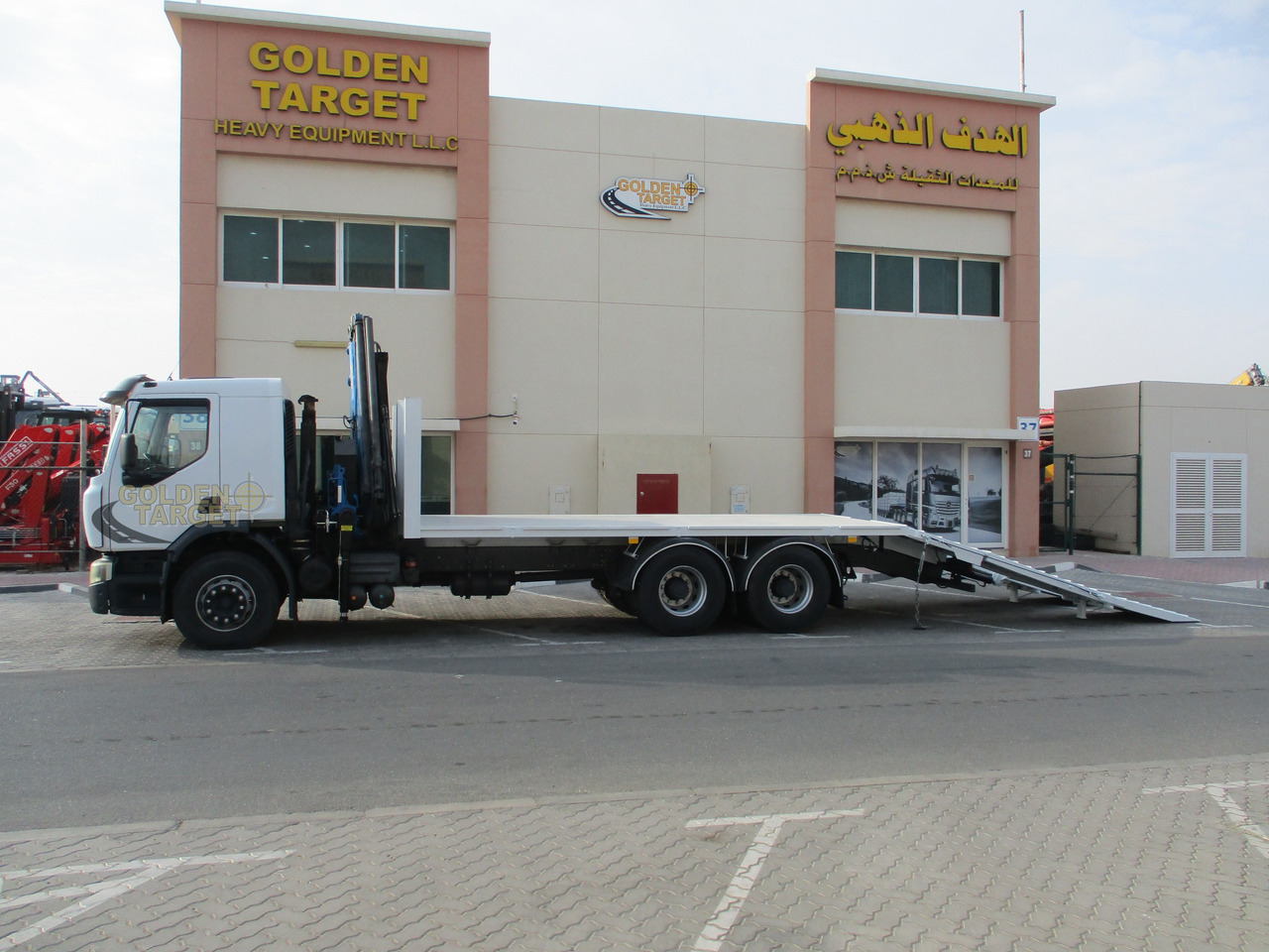 Kraanaga veoauto RENAULT Kerax 380 6×4 Crane Truck: pilt 7