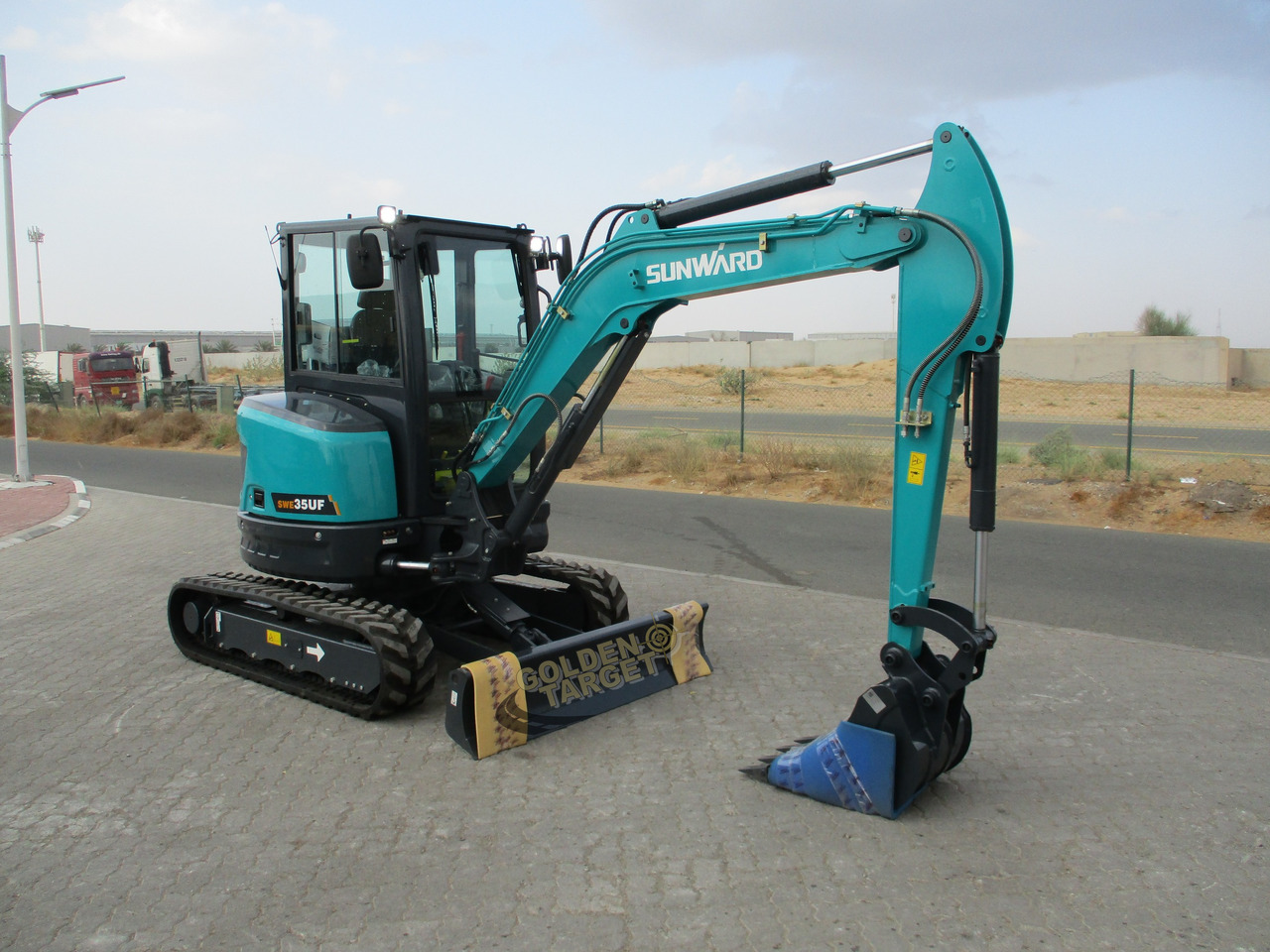 SUNWARD SWE35UF Mini Hydraulic Excavator - Miniekskavaator: pilt 1 SUNWARD SWE35UF Mini Hydraulic Excavator - Miniekskavaator: pilt 1