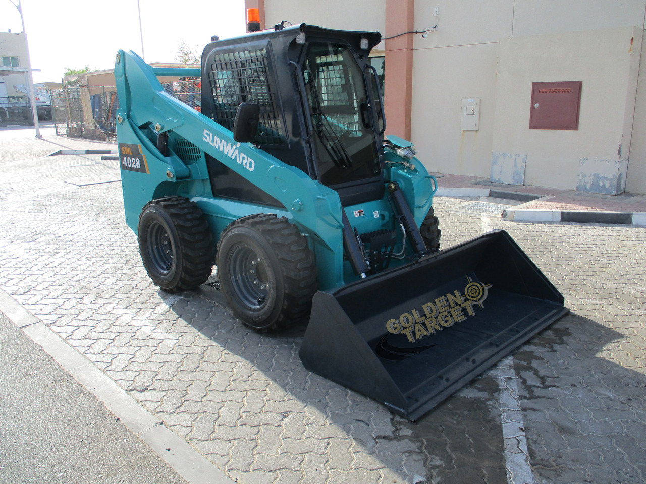 SUNWARD SWL4028 Skid Steer - Kompaktlaadur: pilt 1 SUNWARD SWL4028 Skid Steer - Kompaktlaadur: pilt 1