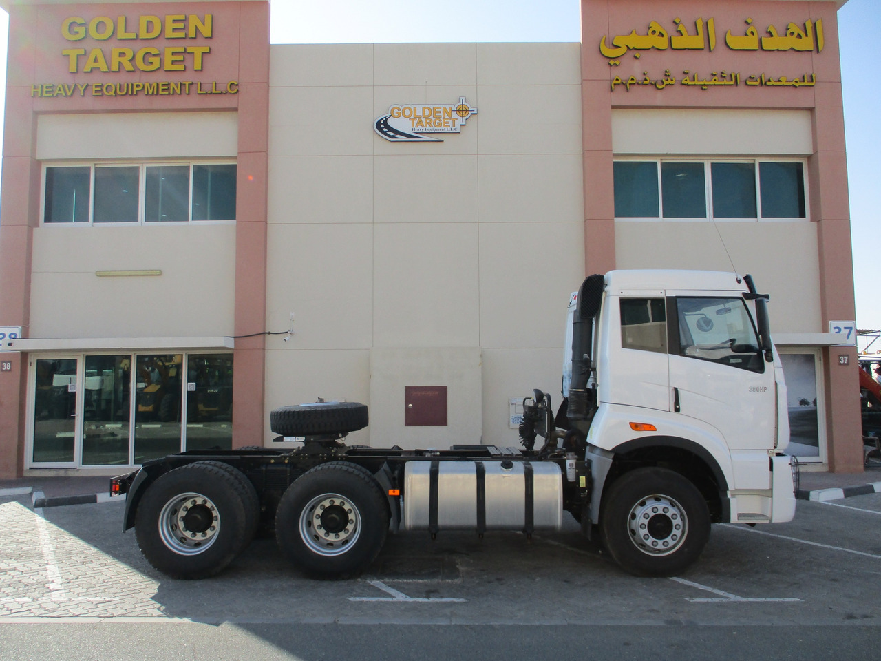 FAW 4181P2K15 6x4 Head Truck - Sadulveok: pilt 5 FAW 4181P2K15 6x4 Head Truck - Sadulveok: pilt 5