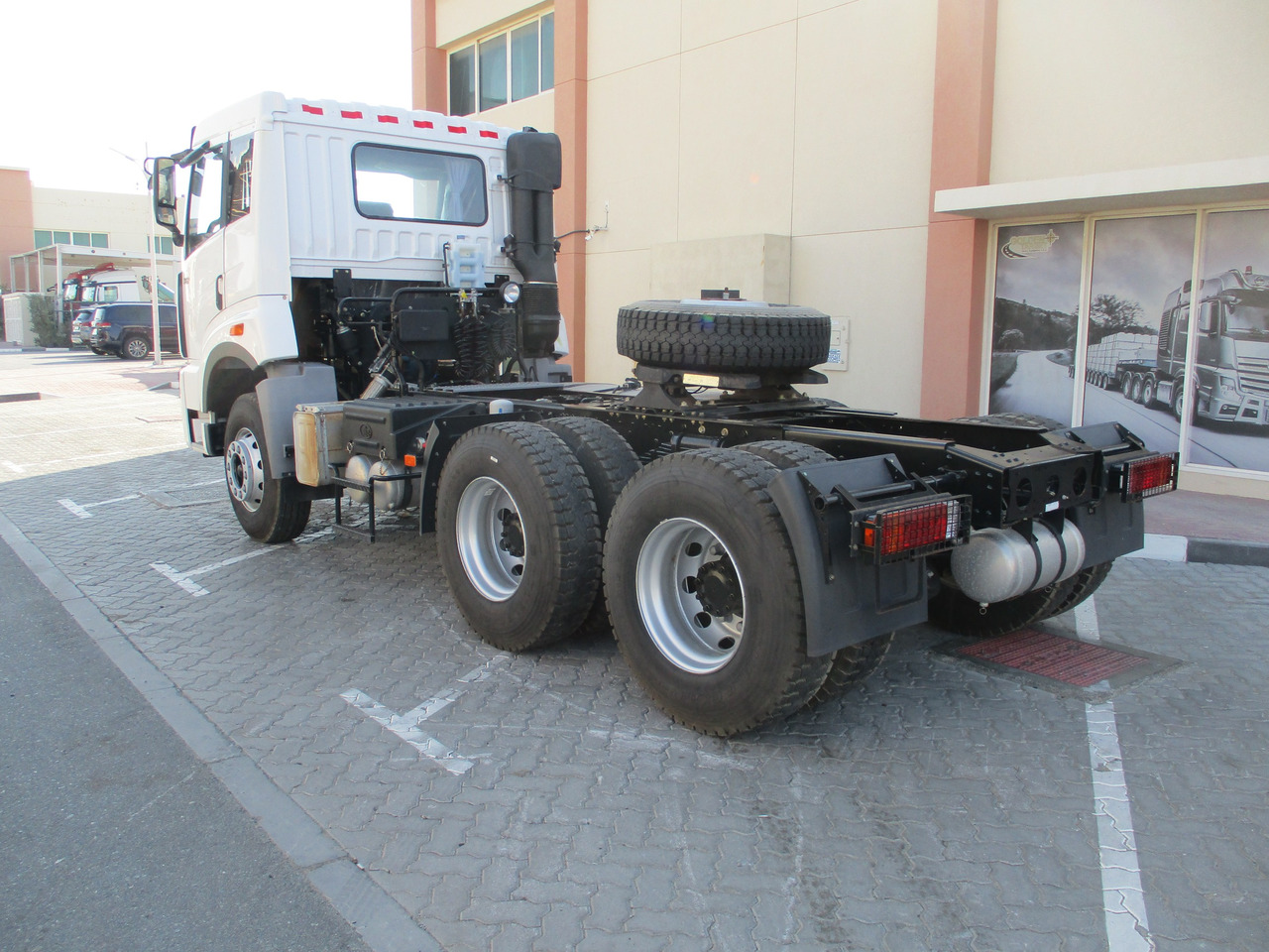FAW 4181P2K15 6x4 Head Truck - Sadulveok: pilt 4 FAW 4181P2K15 6x4 Head Truck - Sadulveok: pilt 4