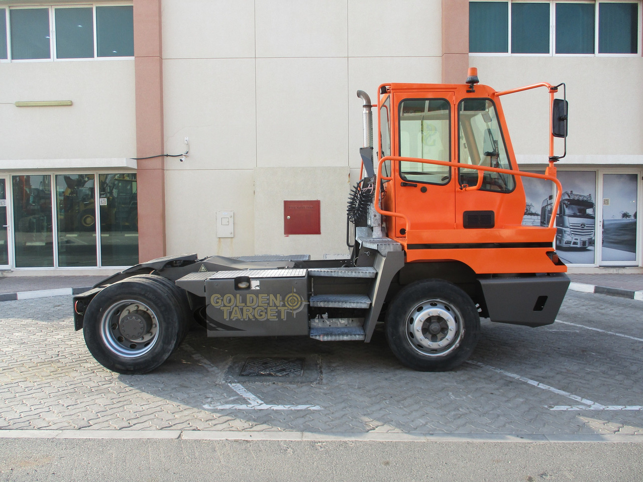 Terberg YT222 4x2 Terminal Truck - Laotraktor: pilt 5 Terberg YT222 4x2 Terminal Truck - Laotraktor: pilt 5
