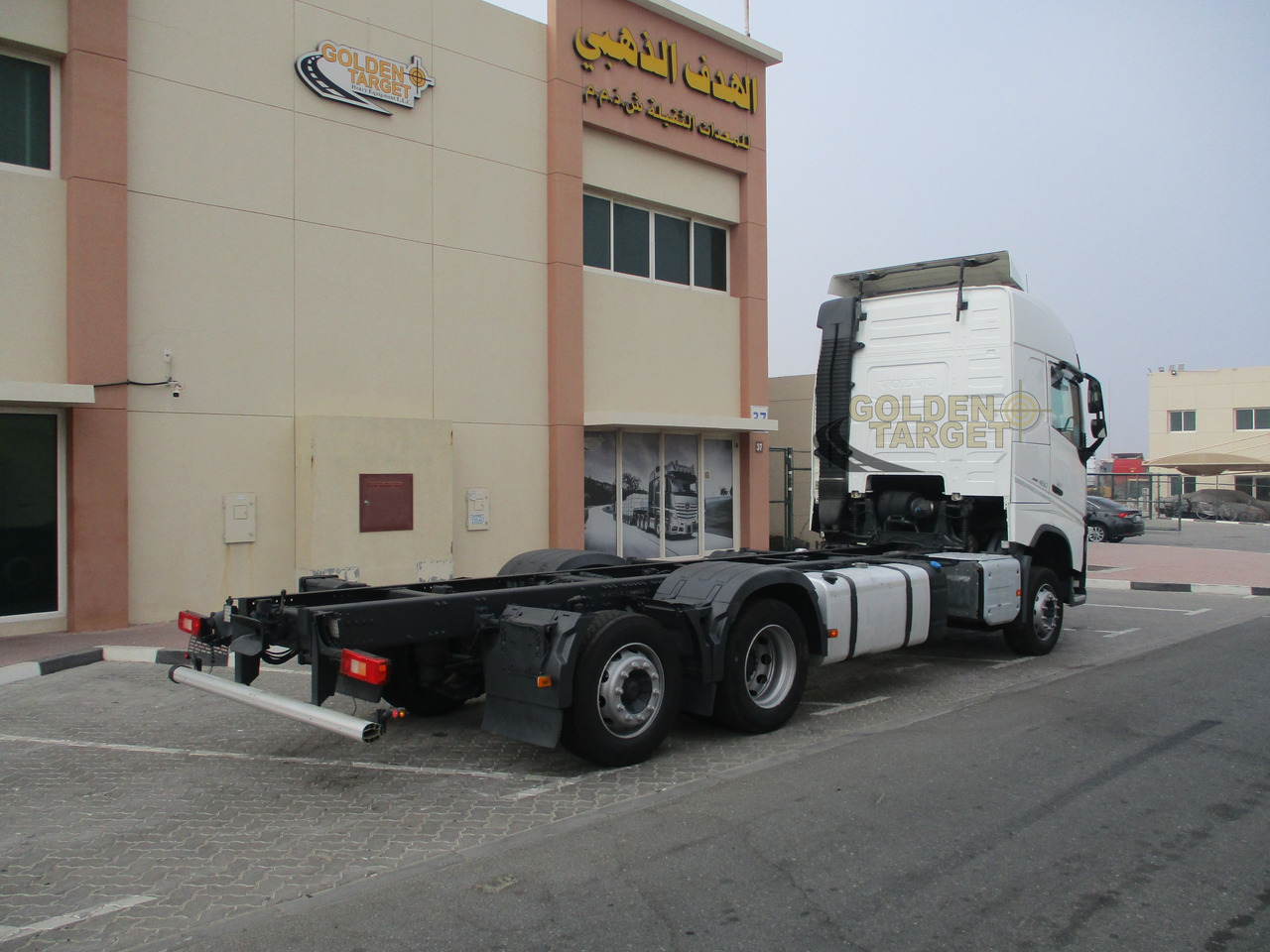 Volvo FH460 6×2 Chassis - Kabiinišassiiga veoauto: pilt 3 Volvo FH460 6×2 Chassis - Kabiinišassiiga veoauto: pilt 3