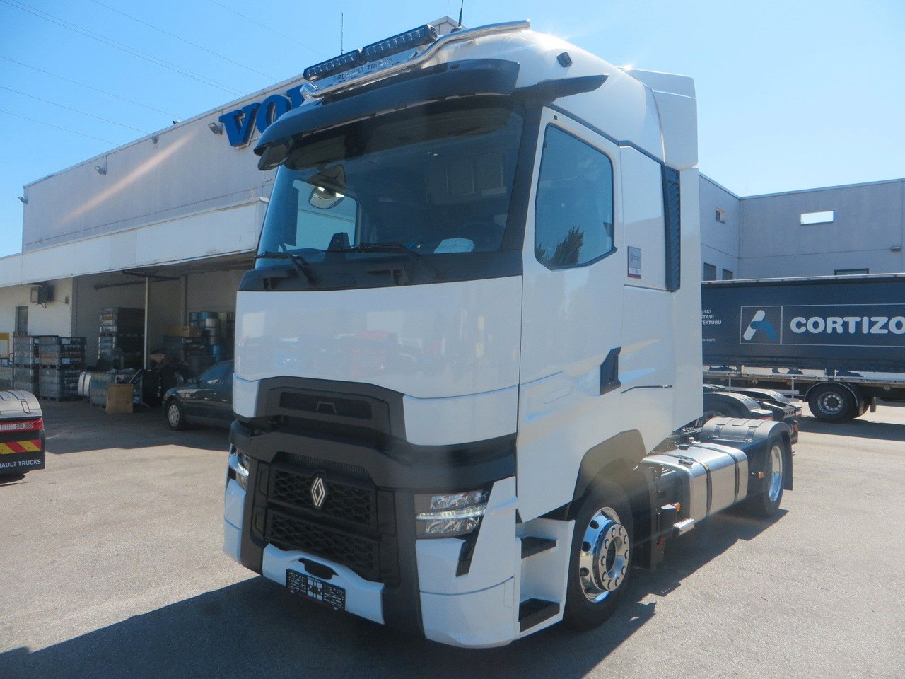 Renault T520 HSC 4x2Tractor mega NEW!! TOP EQUIPMENT - Sadulveok: pilt 1 Renault T520 HSC 4x2Tractor mega NEW!! TOP EQUIPMENT - Sadulveok: pilt 1
