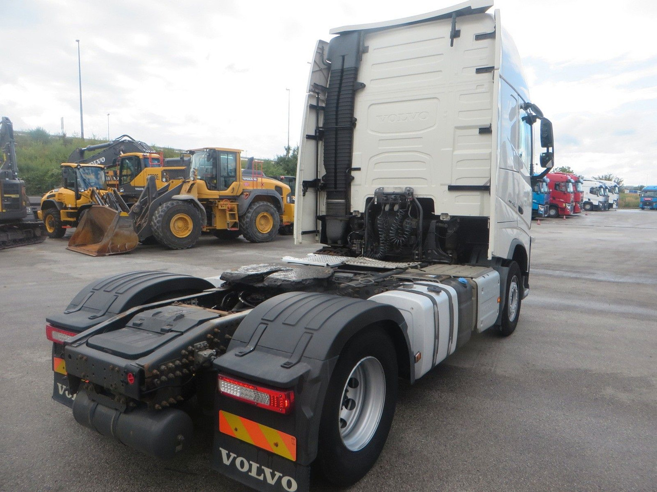 Volvo FH460 4x2Tractor XL - Sadulveok: pilt 3 Volvo FH460 4x2Tractor XL - Sadulveok: pilt 3