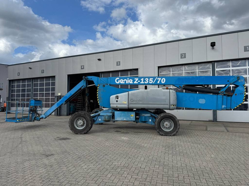 Genie Z 135/70 - Liigendpoom: pilt 1 Genie Z 135/70 - Liigendpoom: pilt 1