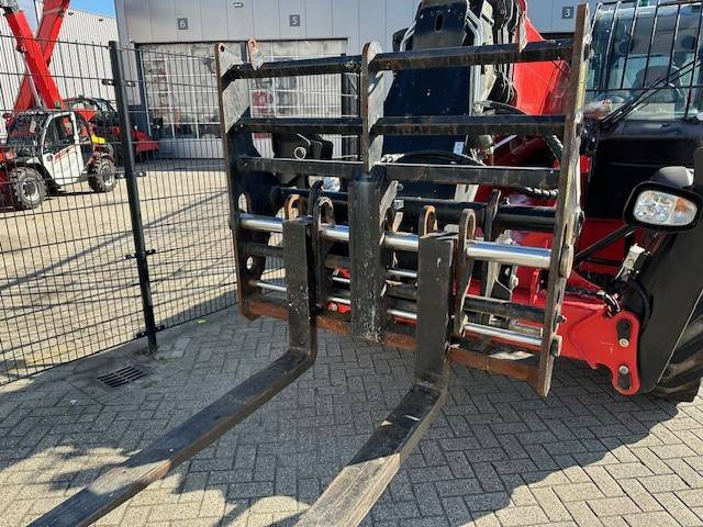 Manitou MT 1440 - Teleskooplaadur: pilt 4 Manitou MT 1440 - Teleskooplaadur: pilt 4