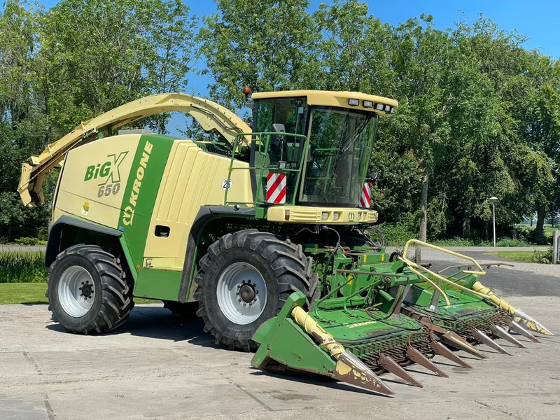 Krone Big X 650 V8 Hakselaar Claas John deere New holland - Koristusmasin: pilt 1 Krone Big X 650 V8 Hakselaar Claas John deere New holland - Koristusmasin: pilt 1