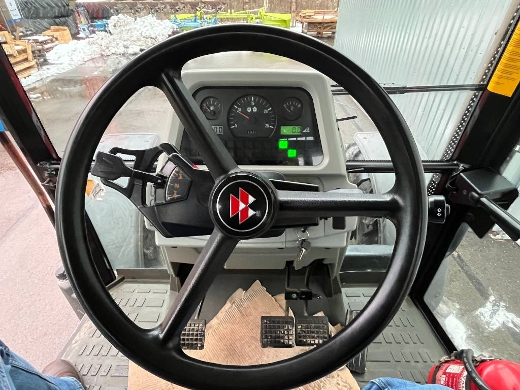 Traktor Massey Ferguson 5455: pilt 11