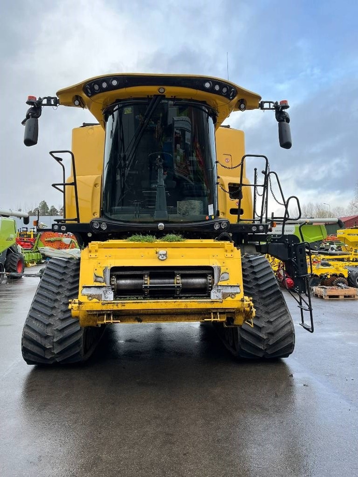 New Holland CR 9.90 - Kombain: pilt 2 New Holland CR 9.90 - Kombain: pilt 2