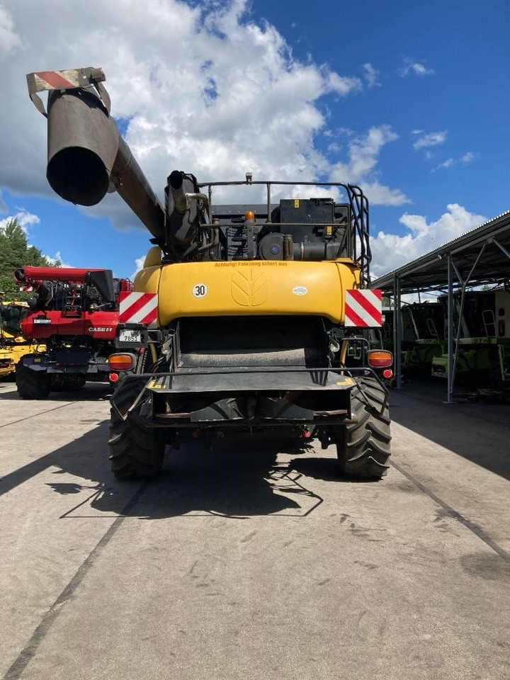 New Holland CR 9090 - Kombain: pilt 4 New Holland CR 9090 - Kombain: pilt 4