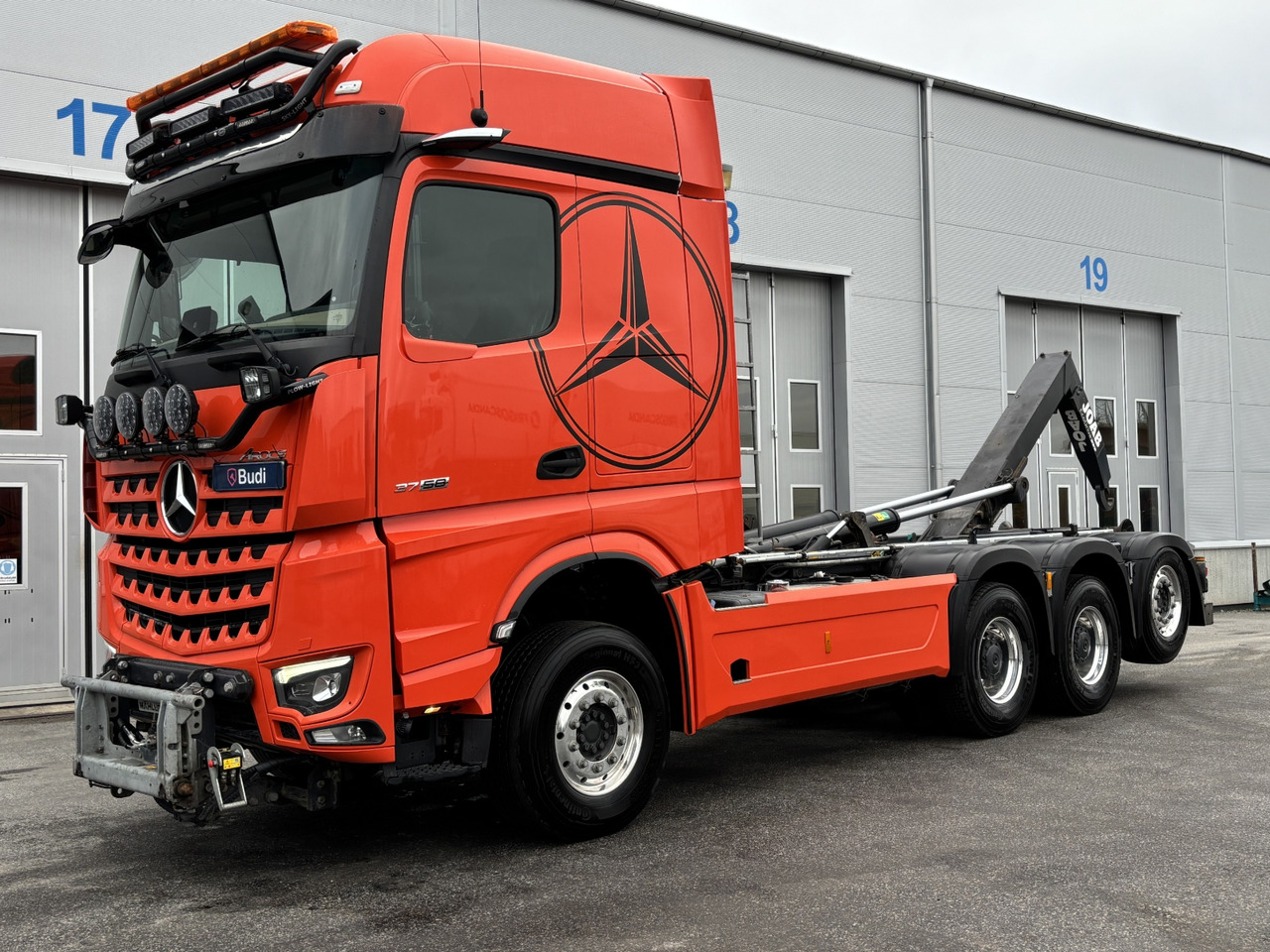 Tridemväxlare Mercedes-Benz Arocs 3758 -2023 | JOAB L24 | Plogutrustad - Konkstõstukiga veoauto: pilt 1 Tridemväxlare Mercedes-Benz Arocs 3758 -2023 | JOAB L24 | Plogutrustad - Konkstõstukiga veoauto: pilt 1