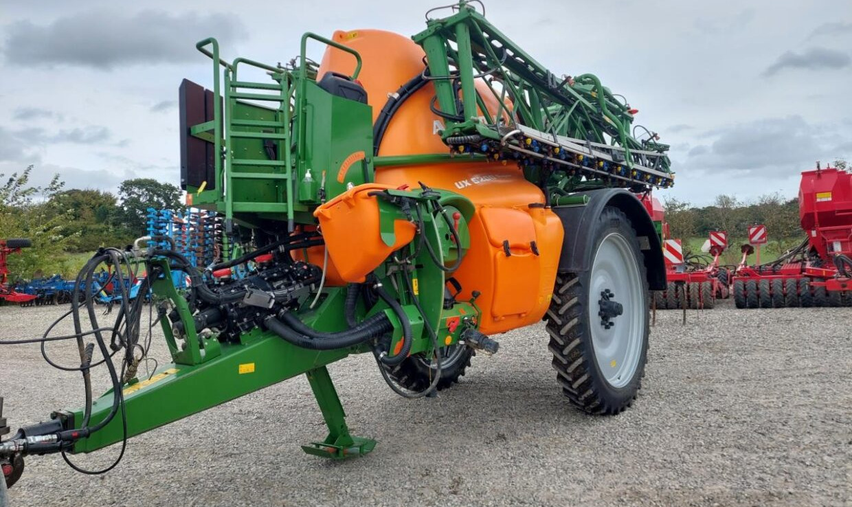 Amazone UX 5200 - 28m med Ama-Select - Järelveetav pritsija: pilt 3 Amazone UX 5200 - 28m med Ama-Select - Järelveetav pritsija: pilt 3