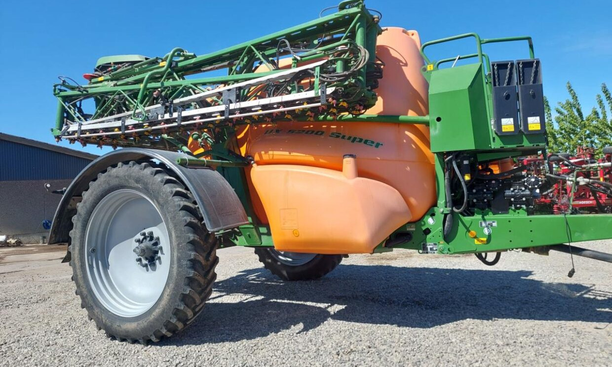 Amazone UX 5200 - 36m med GPS - Järelveetav pritsija: pilt 2 Amazone UX 5200 - 36m med GPS - Järelveetav pritsija: pilt 2