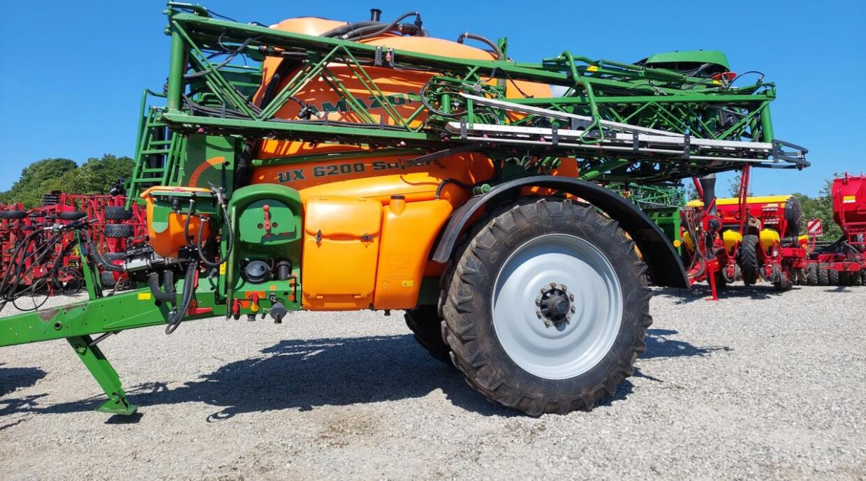 Amazone UX 6200 SUPER - 36-30-24m - Järelveetav pritsija: pilt 3 Amazone UX 6200 SUPER - 36-30-24m - Järelveetav pritsija: pilt 3