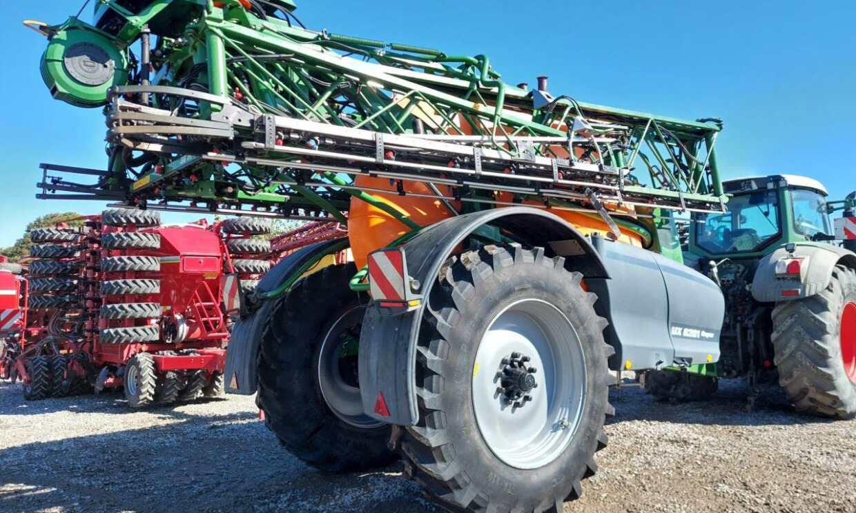 Amazone UX 6201 Super - 24-30-36m - Järelveetav pritsija: pilt 4 Amazone UX 6201 Super - 24-30-36m - Järelveetav pritsija: pilt 4