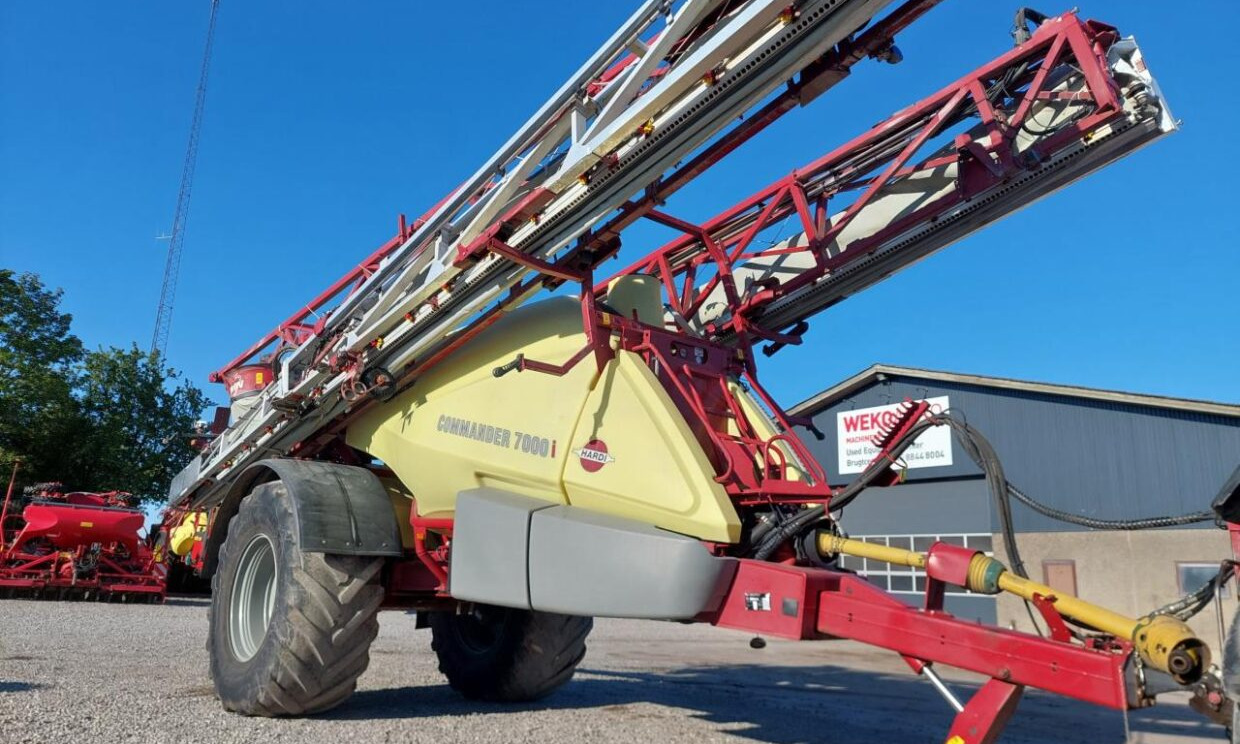 Hardi Commander 7000i - 36 m Twin - Järelveetav pritsija: pilt 1 Hardi Commander 7000i - 36 m Twin - Järelveetav pritsija: pilt 1
