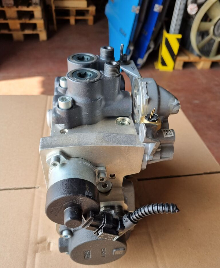 Bosch A4710901050 0445020321 Mercedes-Benz ACTROS MP4 EURO 6 - Kütusepump - Veoauto: pilt 3 Bosch A4710901050 0445020321 Mercedes-Benz ACTROS MP4 EURO 6 - Kütusepump - Veoauto: pilt 3