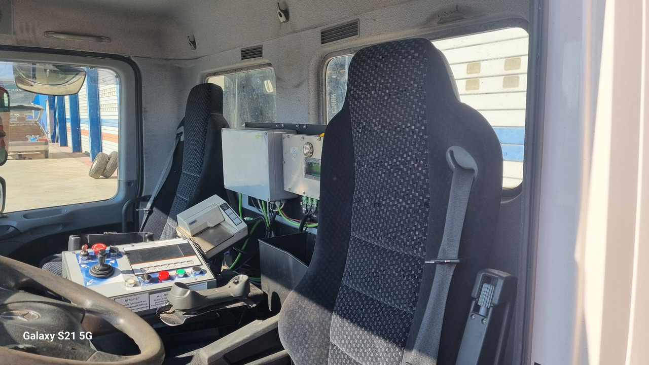 MERCEDES ACTROS MP3 - Kabiin: pilt 2 MERCEDES ACTROS MP3 - Kabiin: pilt 2