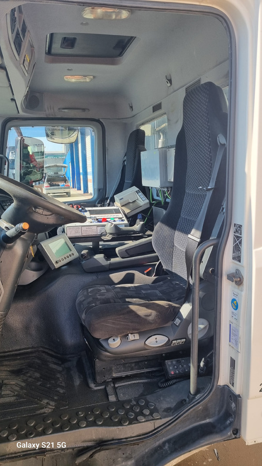 MERCEDES ACTROS MP3 - Kabiin: pilt 4 MERCEDES ACTROS MP3 - Kabiin: pilt 4