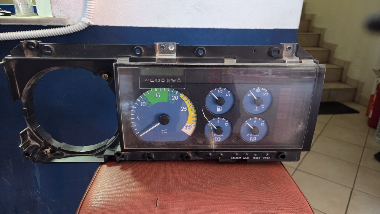 MERCEDES-BENZ ATEGO - Armatuurlaud: pilt 3 MERCEDES-BENZ ATEGO - Armatuurlaud: pilt 3