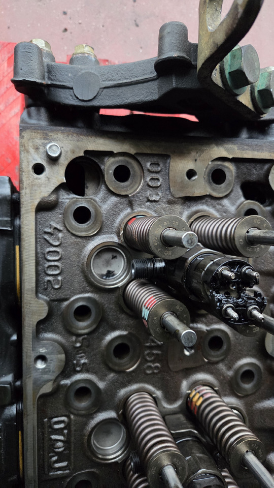 MERCEDES-BENZ OM 470 LA - Mootori pea - Veoauto: pilt 3 MERCEDES-BENZ OM 470 LA - Mootori pea - Veoauto: pilt 3