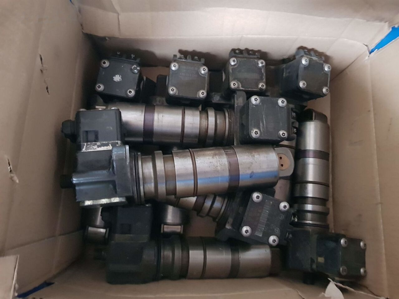 Mercedes-Benz ATEGO,ACTROS truck - Kütusepump - Veoauto: pilt 1 Mercedes-Benz ATEGO,ACTROS truck - Kütusepump - Veoauto: pilt 1